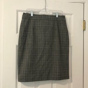 Banana Republic Grey Plaid Pencil Skirt